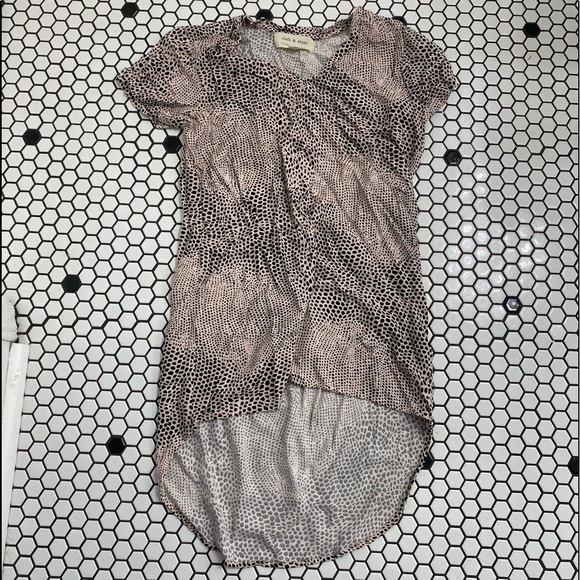 cloth & stone Tops - Cloth & stone hi low t shirt size XS